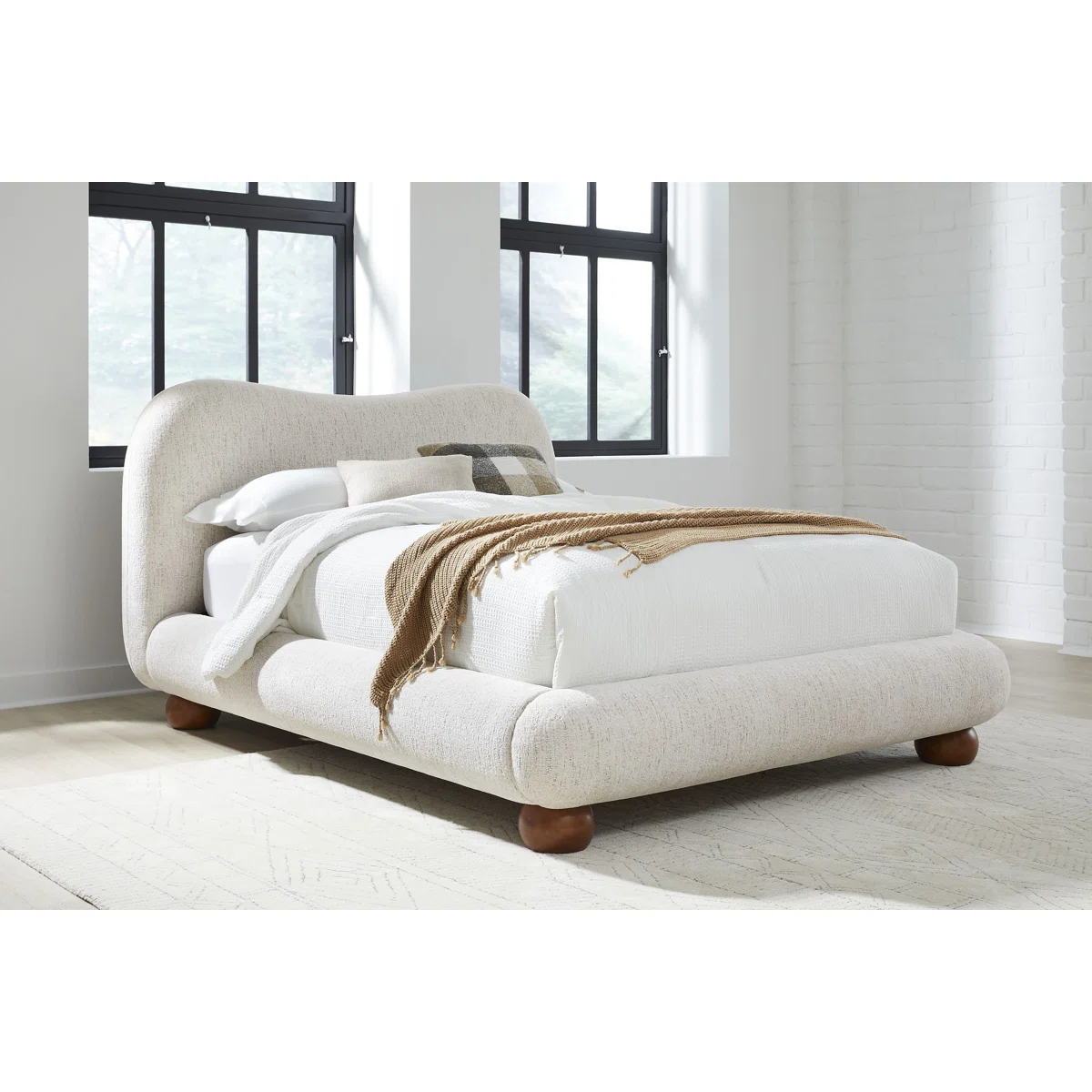 Afra Chenille Upholstered Wood Leg Platform Bed In Chinchilla