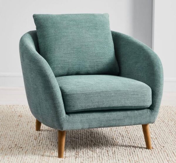 Regal - Accent Chair: Where Elegance Meets Comfort